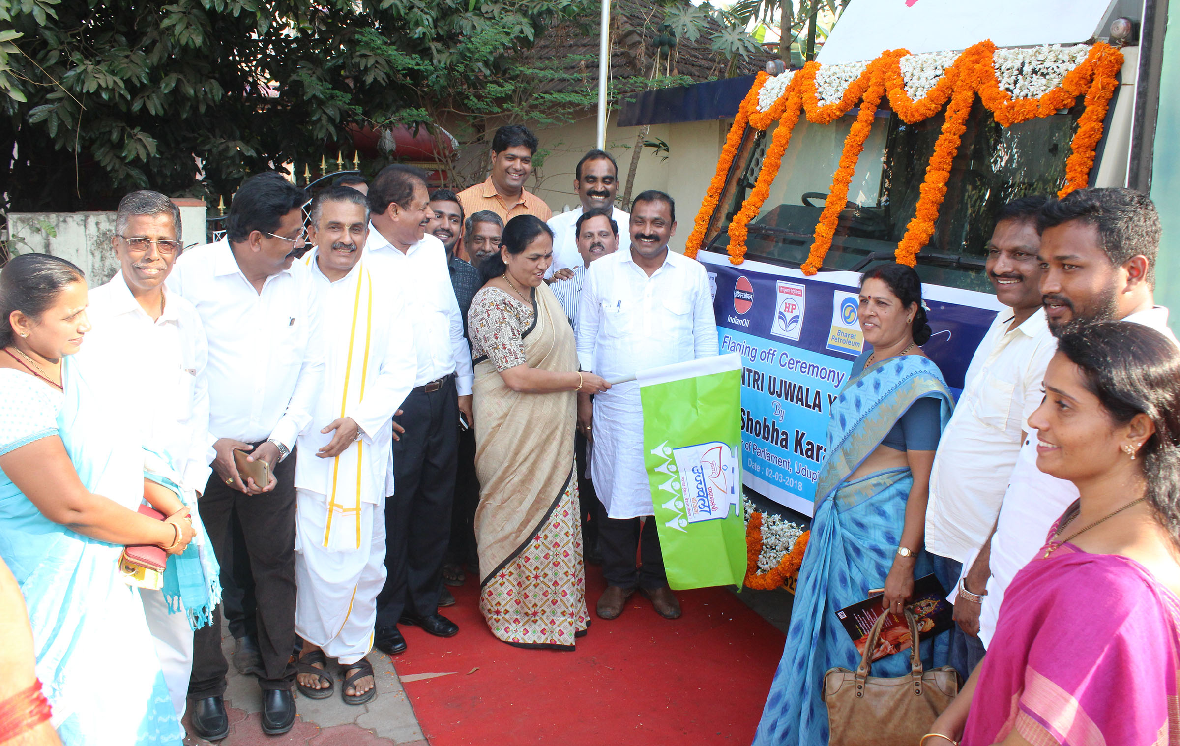 ಪ್ರಧಾನ ಮಂತ್ರಿ ಉಜ್ವಲ್ ಯೋಜನೆ ರಥಕ್ಕೆ ಚಾಲನೆ